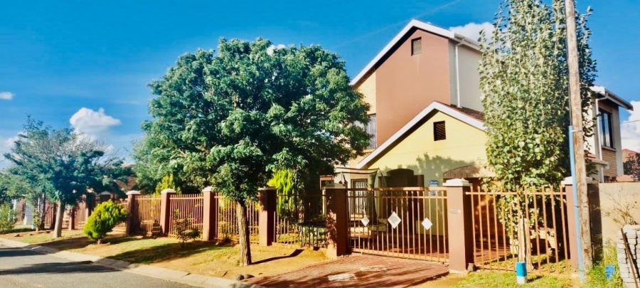 3 Bedroom Property for Sale in Mandela View Free State